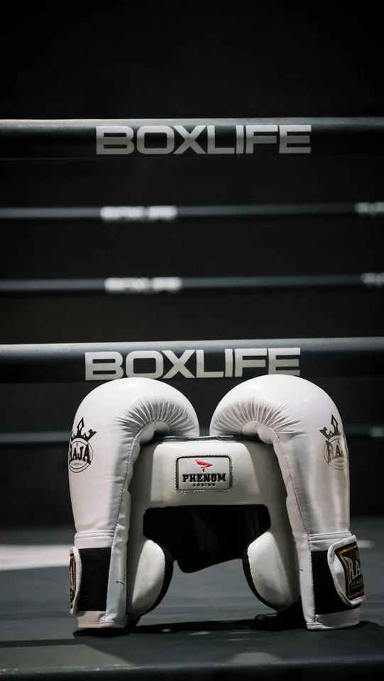 So, you’re diving into the world of Anthony Joshua and you keep hearing names like ‘McCracken’ or ‘The O2 Arena’ pop up. It can get a bit co